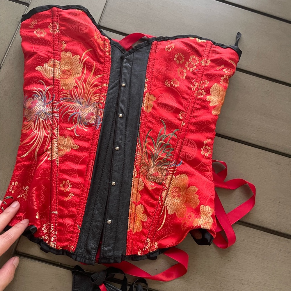 Adam and eve corset size s